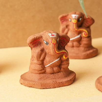 Desi Favors Natural Clay Mini Ganesha | Hindu Lord Ganesha Figurine for Car Dashboard, Temple & Home Decor Diwali Gifts | Indian God Figurine Mandir Pooja Wedding Gift, 2.5 Inch (Pack of 1) - style: Natural Clay Mini Ganesha