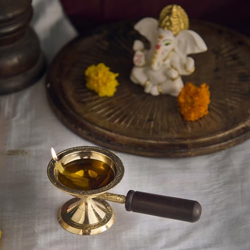 Esplanade Brass Aarti Diya with Wooden Handle – Traditional Deepak for Pooja, Temple, Diwali Oil Lamp, Navratri Diya, Dhoop Dani (with Handle) - style: with Handle
