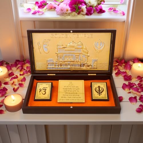 Golden Temple Khanda Ekonkar 24K Gold Plated Photo Frame Portable Pray Box Charan Paduka Pocket for Diwali, House Warming, Return Gifts, Puja Box. Sikh Pray Incriptions - color: Golden Temple