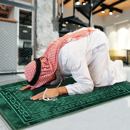FUMMI Soft Padded Muslim Prayer Rug with Tasbih Beads, Thick Non-Slip Islamic Prayer Mat, Luxurious Janamaz for Men & Women (Green) - color: Green(with Counter)